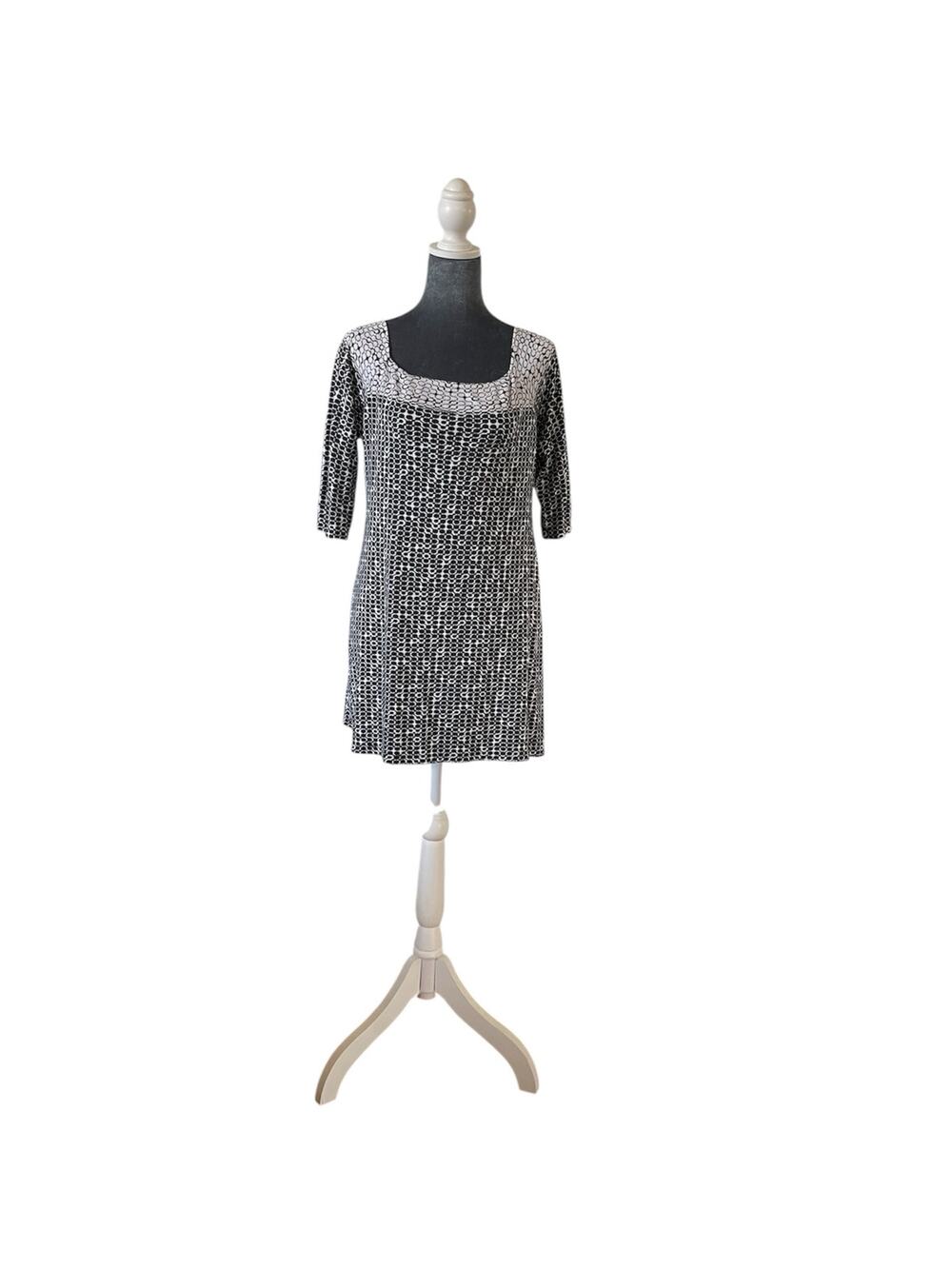 Max Studio Black & White Bateau
Neck Shift Dress Size Small